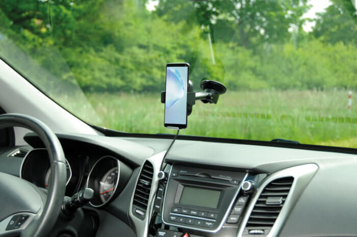 Butler Pro, car holder with charging function and suction cup for Smartphones - Image 2